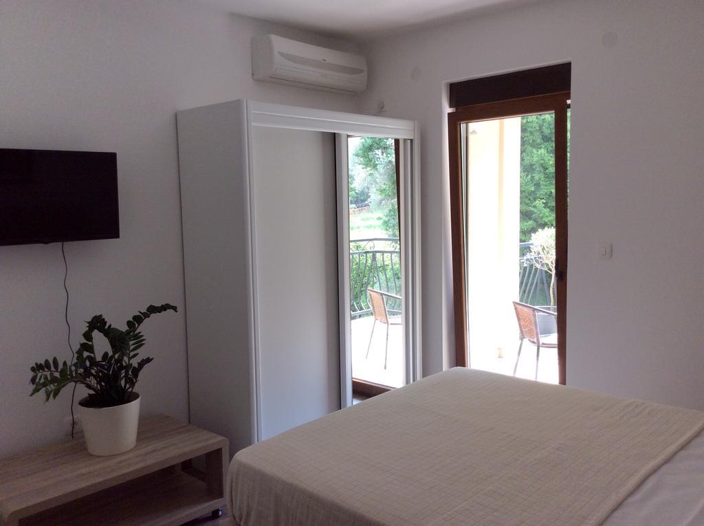 Olive Terrace 3