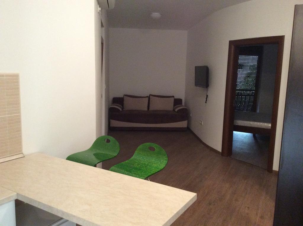Olive Terrace 3