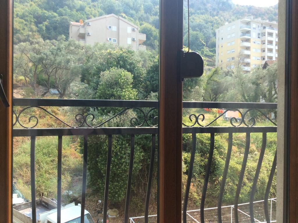 Olive Terrace 3 *
