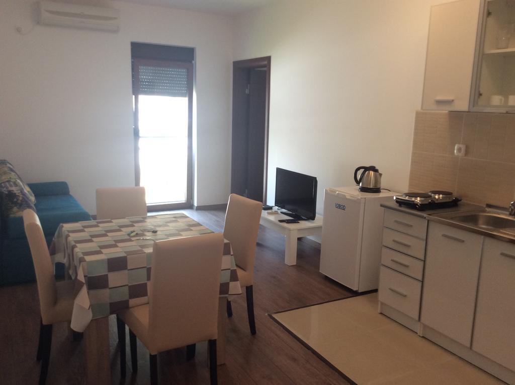 Olive Terrace 3