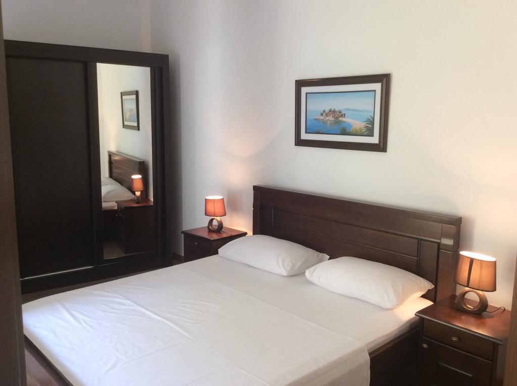 Olive Terrace 3 *