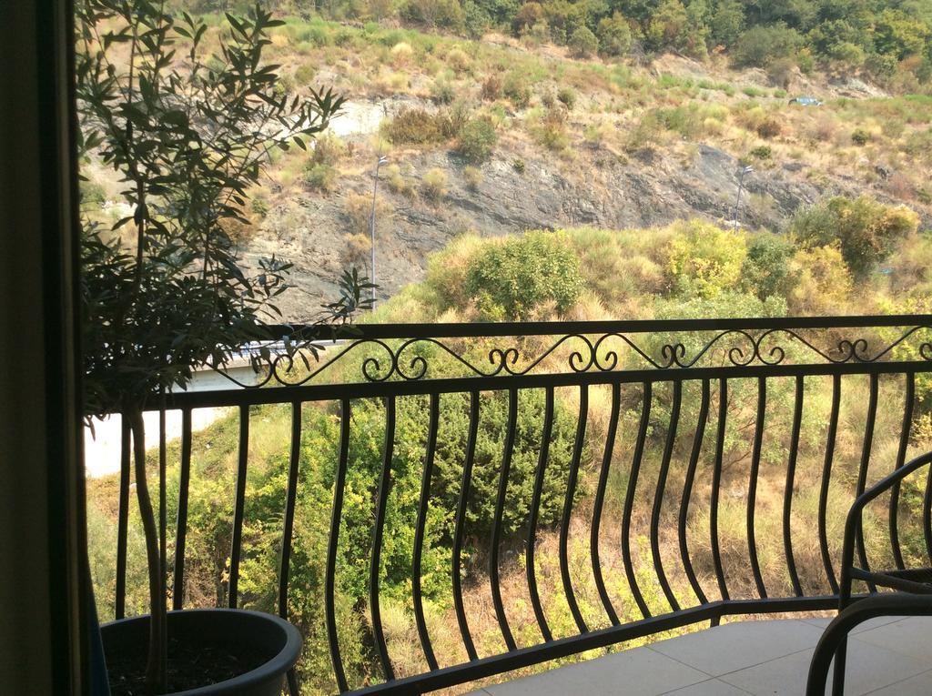 Olive Terrace 3 Apartment *